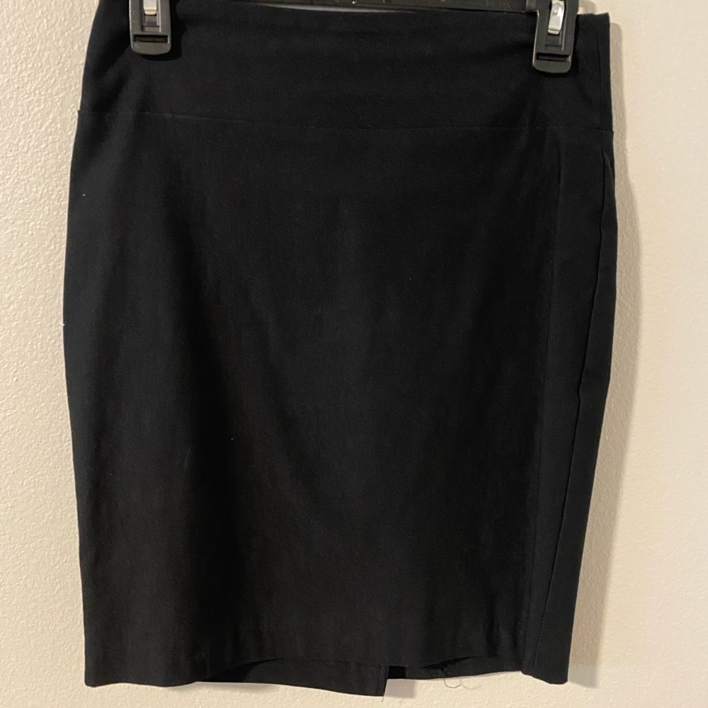 Classic Black Pencil Skirt. Women’s Medium
